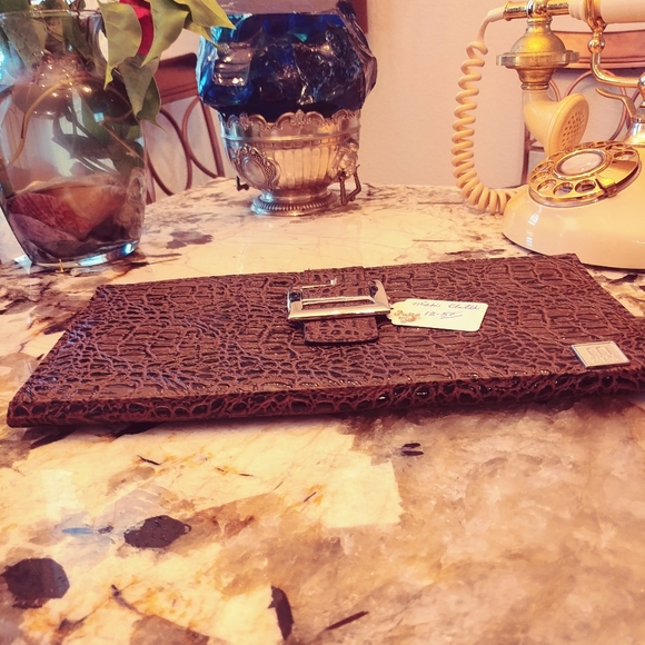 Michi Clutch - Picture 2 of 4